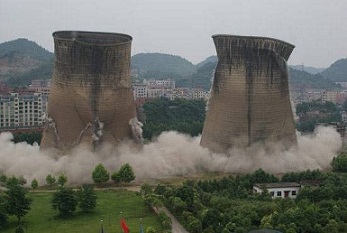 水塔、煙囪爆破拆除方法的特點(diǎn)